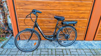 Bici pedalata assistita Momo Design Venezia