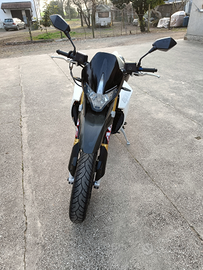 Aprilia dorsoduro 750 A2