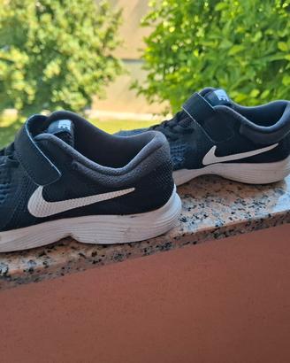 Scarpe NIKE NERE leggere ragazzo nr. 35