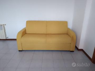 Divano 3 posti letto ( mat. H 18)