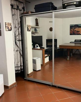 armadio pax marrone con ante a specchio
