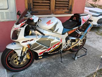 Honda VTR SP2 anno 2002