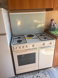 Cucina con attacco bombola gas 5 fuochi