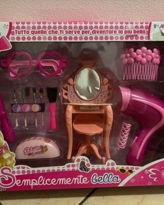 Gioco bambina parrucchiera