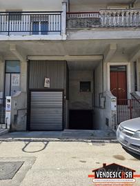 AUTORIMESSA IN ZONA VIA ACQUAVIVA RIONE CANNETO