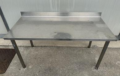 Tavolo in acciaio inox da 1600 mm