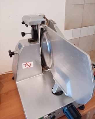 affettatrice trifase