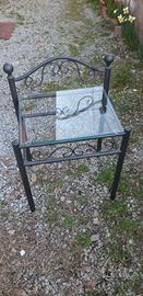 tavolino in metallo e ripiano in vetro 