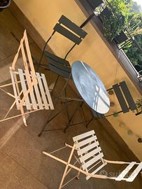 Sedie e tavolo per terrazzo
