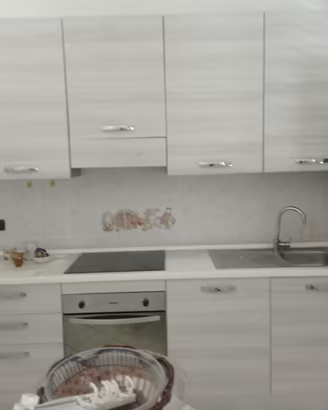 Cucina Mondo Convenienza 240 cm + tavolo e sedie