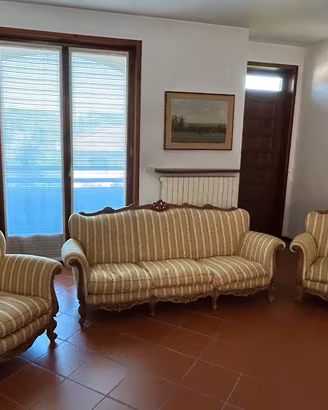 divano antico con poltrone € 500