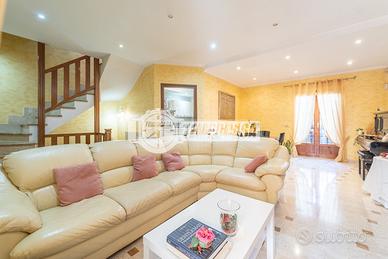 LUMINOSA VILLA A SCHIERA