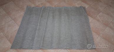 tappeto grigio 