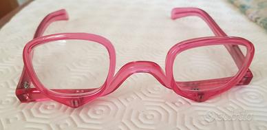 OCCHIALE X TRUCCARSI GLI OCCHI