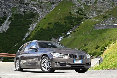 BMW 320d xDrive Touring F31 Luxury Automatica