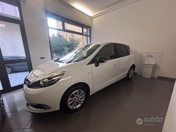 Renault Scenic Scénic XMod dCi 95 CV Start&Stop En