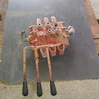 distributore idraulico a 3 leve 