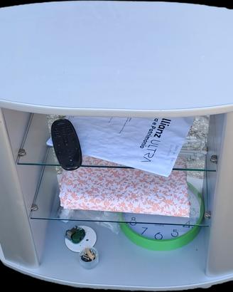 Mobile grigio porta TV con rotelle 