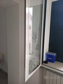 Infissi in alluminio bianchi