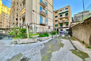 Garage 12 mq (Via Umberto I - Piazza Galatea)