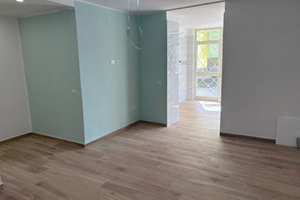 Lucrino bilocale ristrutturato in contesto privato