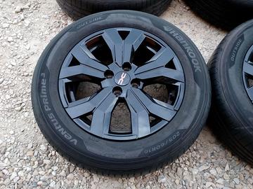 Cerchi e gomme nuove 16 originali dacia