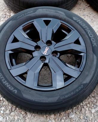 Cerchi e gomme nuove 16 originali dacia