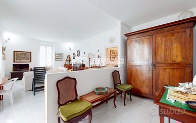 AMPIO 4 LOCALI CON DOPPIO BALCONE!!