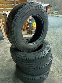 GOMME  215/70 R15 CP Michelin Agilis furgone