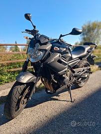 Yamaha XJ6 - 2013 con bauletto (removibile)