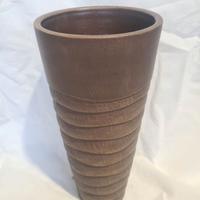 Vaso marrone in terra cotta conico Stile Moderno 