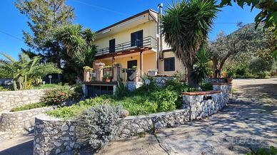 VILLA SINGOLA A SANT'AGATA DE' GOTI
