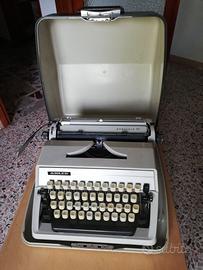 Macchina da scrivere portatile Adler