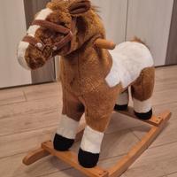 Cavallo a dondolo 