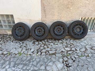 Cerchi in ferro con gomme invernali peugeot 208