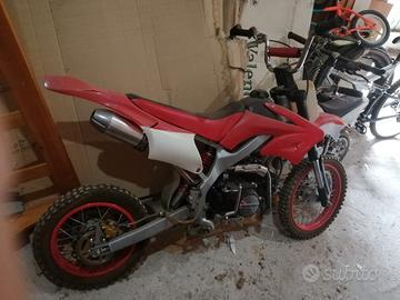 Pit bike Daelim Daystar 125 - 2015