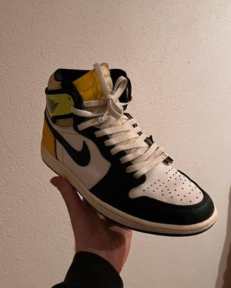 Nike Air Jordan Retro 1 High OG Volt