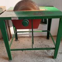 Tavolo in ferro con sega circolare 