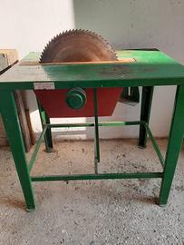 Tavolo in ferro con sega circolare 