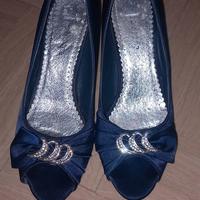 Scarpe blu con decorazione frontale – Verodonna