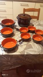 Set di tegami e ciotole in terracotta 