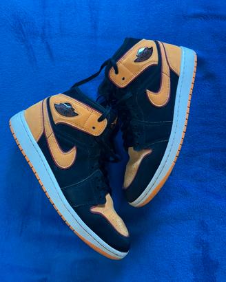 Jordan 1 MID SE