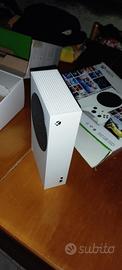 XBOX SERIES S (QUASI NUOVA) CON PILA E CARICATORE