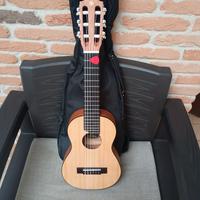Guitalele Yamaha