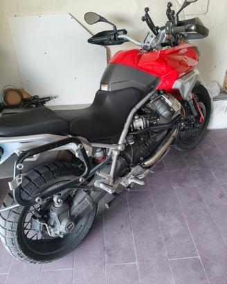 Moto Guzzi Stelvio 1200