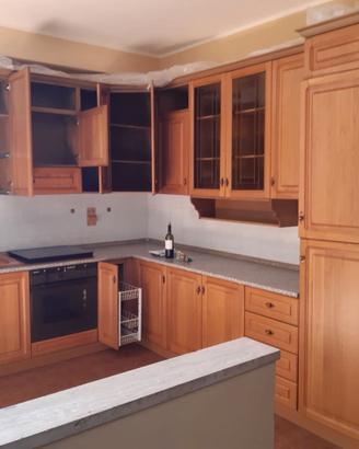 cucina con ante in rovere massello