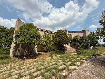 Villa di lusso da ristrutturare