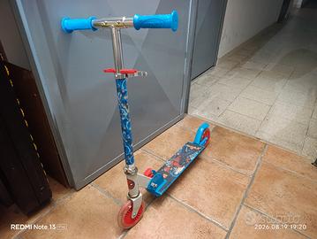 monopattino spiderman 