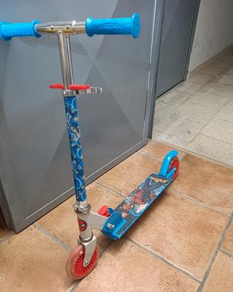 monopattino spiderman 