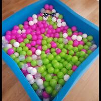 vasca quadrata con palline